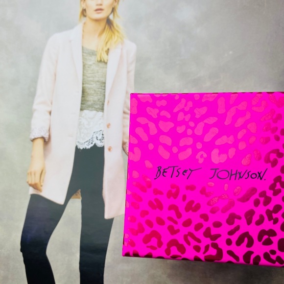 💗Betsey Johnson Dragonfly Stud Earrings, Crystal - Picture 6 of 14